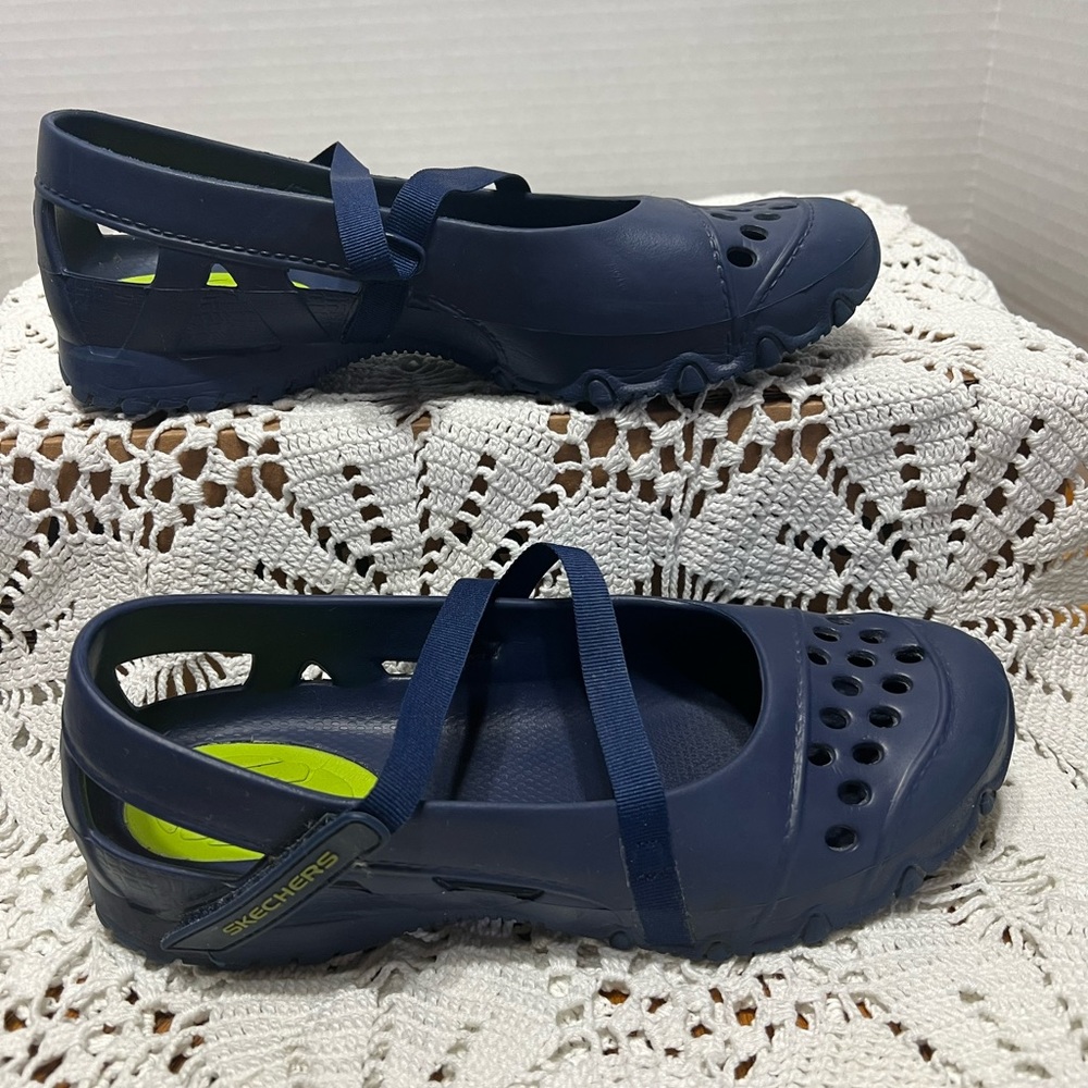 Sketchers Ballet flats slip on women’s size 8 1/2